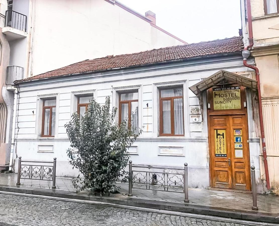Suncity Hostel Batumi Ngoại thất bức ảnh