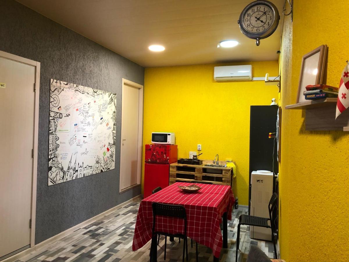 Suncity Hostel Batumi Ngoại thất bức ảnh